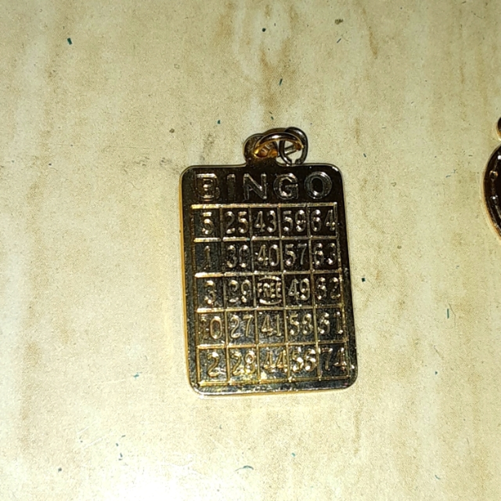 GOLD PLATED BINGO CHARM NRMINT CONDITION